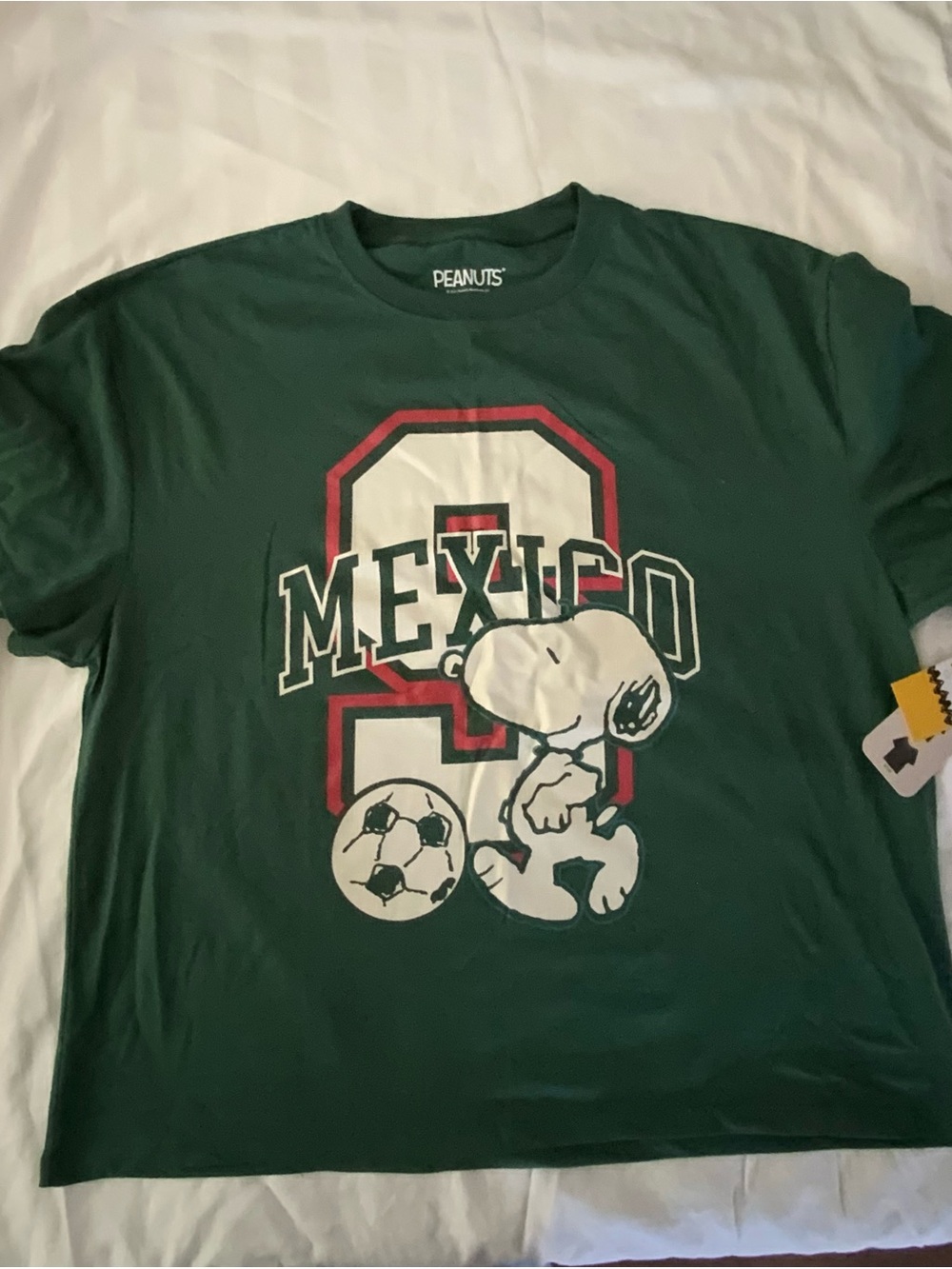 New Peanuts Green Mexico
Snoopy Soccer Tee